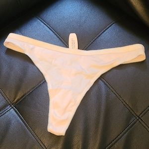 NWT Victoria's Secret Light Pink Thong Size Large